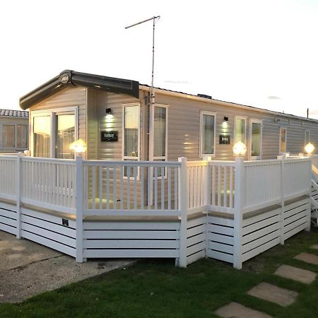 The Sherbourne Villa Selsey Exterior photo